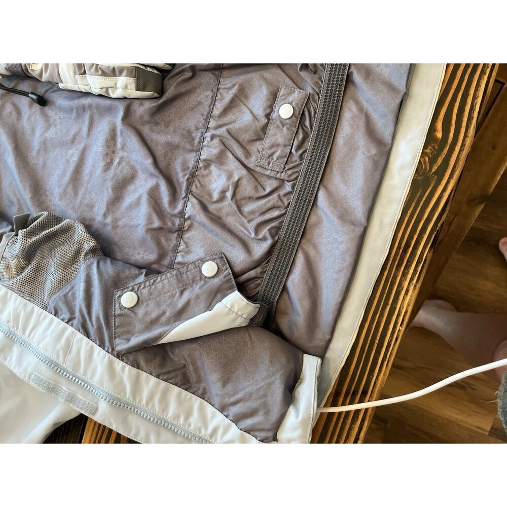 The North Face Women’s LG HyVent Hooded Jacket + Gloves Gray Winter Ski Coat - Picture 5 of 11